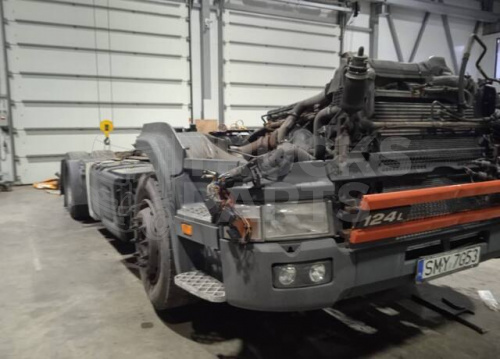 Scania R124 LA4X2NA под разбор фото 3